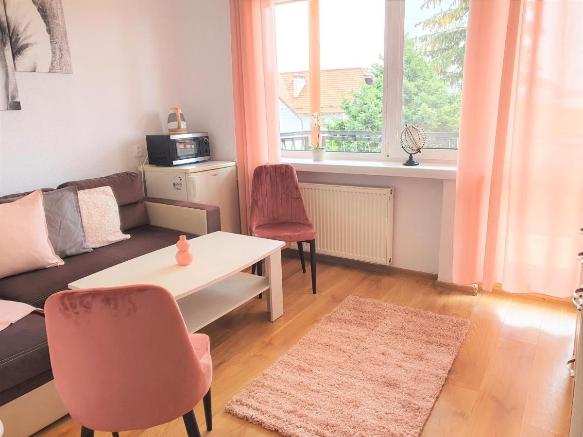 Dom Goscinny Marta - Pokoje, Apartamenty, Domki ครีนิซามอร์สกา ภายนอก รูปภาพ