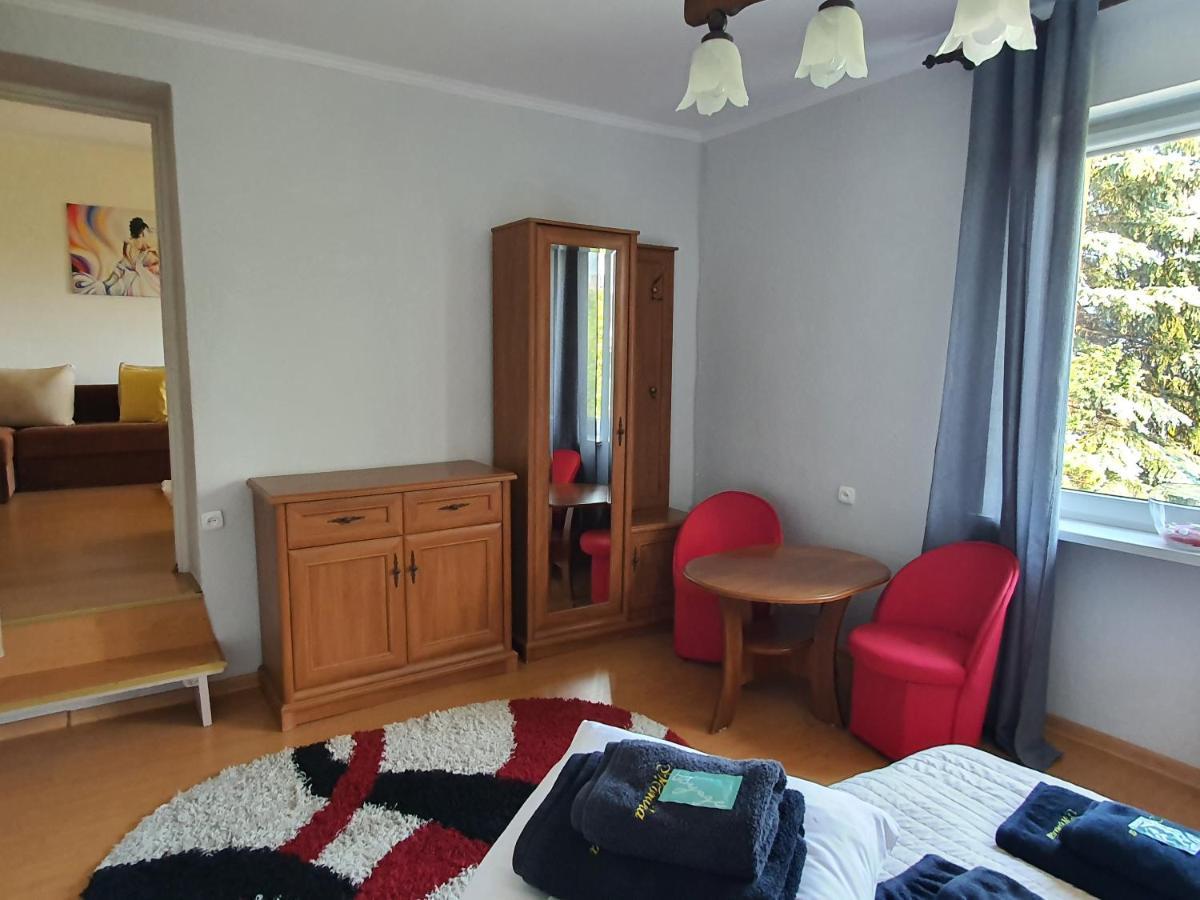 Dom Goscinny Marta - Pokoje, Apartamenty, Domki ครีนิซามอร์สกา ภายนอก รูปภาพ