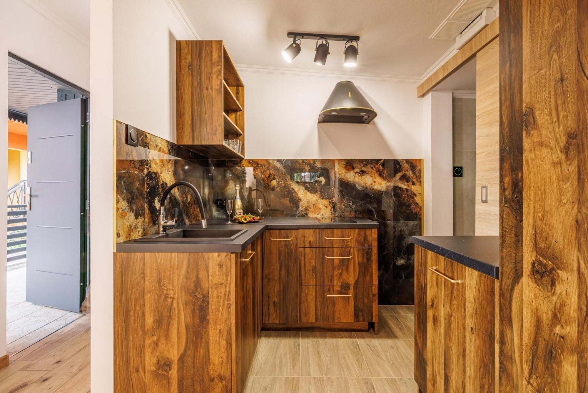 Dom Goscinny Marta - Pokoje, Apartamenty, Domki ครีนิซามอร์สกา ห้อง รูปภาพ