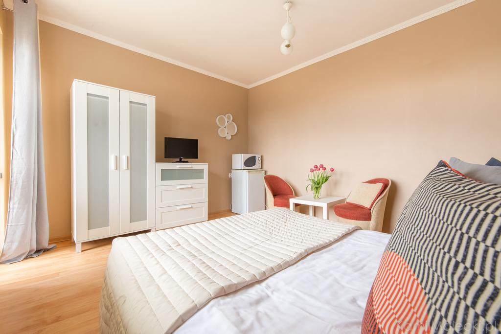 Dom Goscinny Marta - Pokoje, Apartamenty, Domki ครีนิซามอร์สกา ภายนอก รูปภาพ
