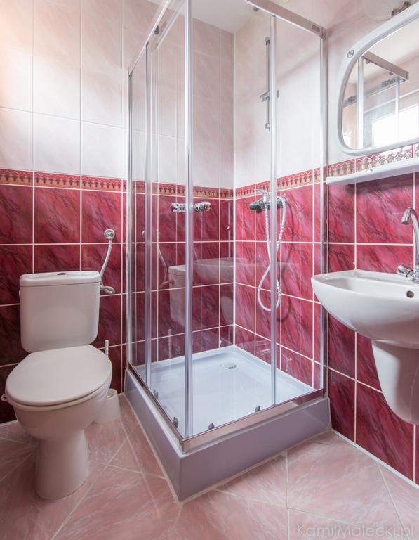 Dom Goscinny Marta - Pokoje, Apartamenty, Domki ครีนิซามอร์สกา ภายนอก รูปภาพ